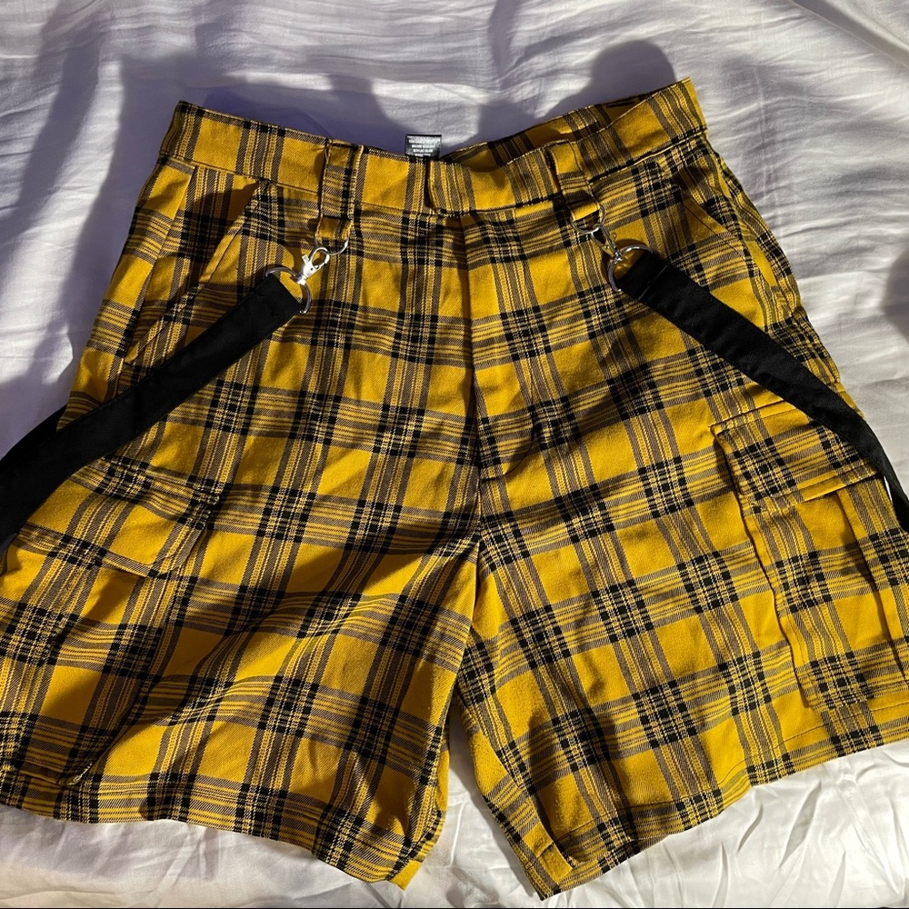 Hot topic plaid yellow shorts